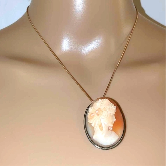 Vintage silver shell cameo brooch pendant. Estate - Picture 7 of 16